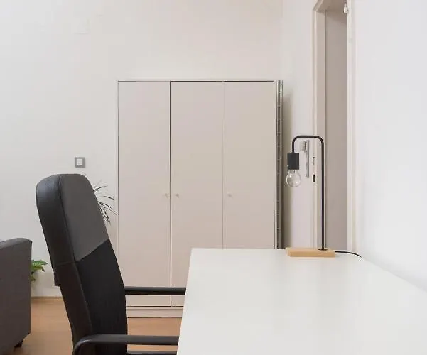 Spacious In Perfect Location For Family 24h Check-in Apartment