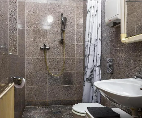 Spacious In Perfect Location For Family 24h Check-in